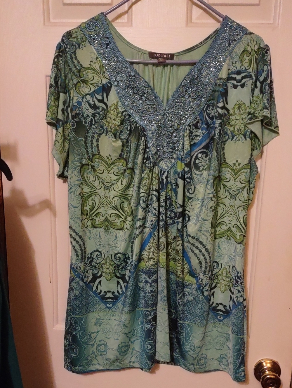 Roz & Ali Beaded V-Neck Green Patterned Women’s Top 2x